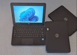 💻 Dell Latitude 3190 Laptop